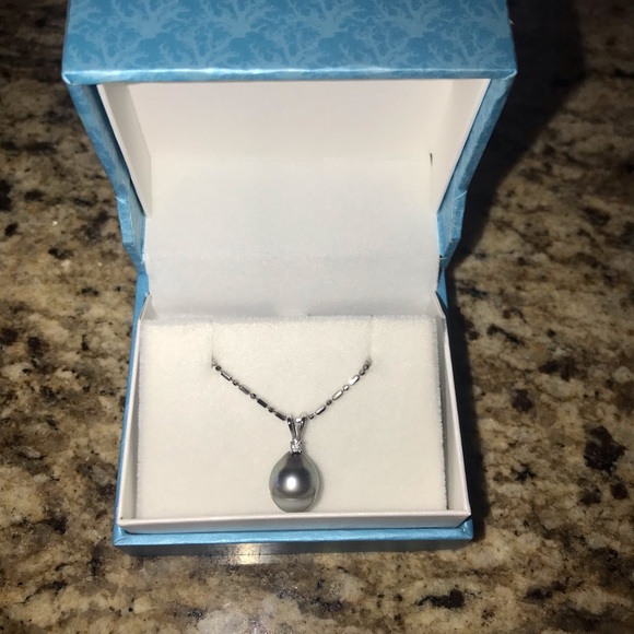 Maui Divers Jewelry Jewelry - Maui Divers Tahitian Pearl Necklace with Diamond